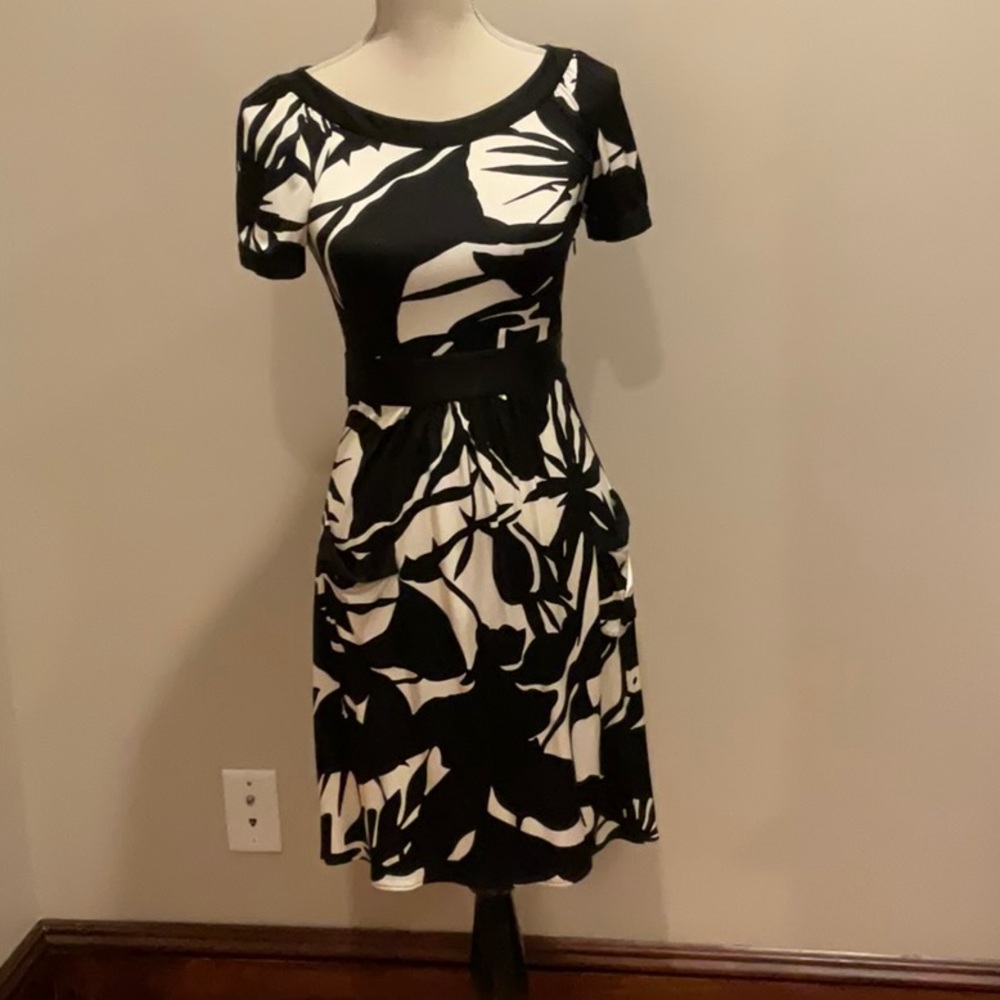 Black & White Cocktail Dress. Elie Tahari. Size XS